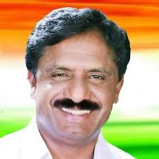 ഇടുക്കി: കെപിസിസി, ഡിസിസി പുനസംഘടനകളില്‍ തലമുറമാറ്റം നടപ്പിലാക്കണമെന്ന പൊതുവികാരം പാര്‍ട്ടിയില്‍ ശക്തമാകുന്നതിനിടെ ഇടുക്കി ഡിസിസി യോഗത്തില്‍ മുതിര്‍ന്ന നേതാക്കള്‍ തമ്മില്‍ രൂക്ഷമായ വാക്കേറ്റം.