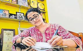 സാഹചര്യങ്ങളെ തടസ്സമായി കാണാതെ മുന്നേറുന്നവർ ജീവിത വിജയം നേടുമെന്ന് എറണാകുളം അസിസ്റ്റന്റ് കളക്ടർ പാർവതി ഗോപകുമാർ.